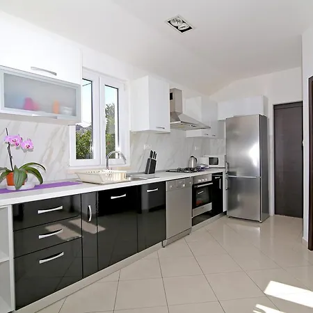 River Rose Apartment *